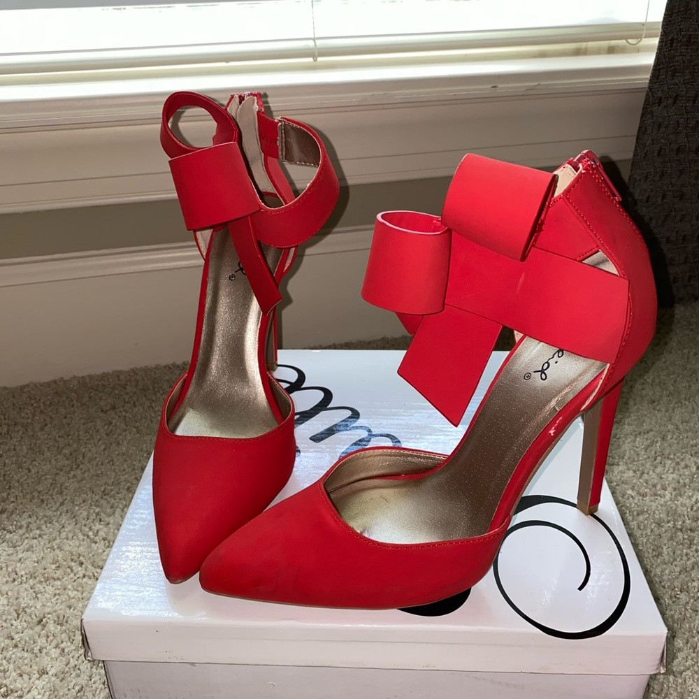 Red Heel - Picture 3 of 3